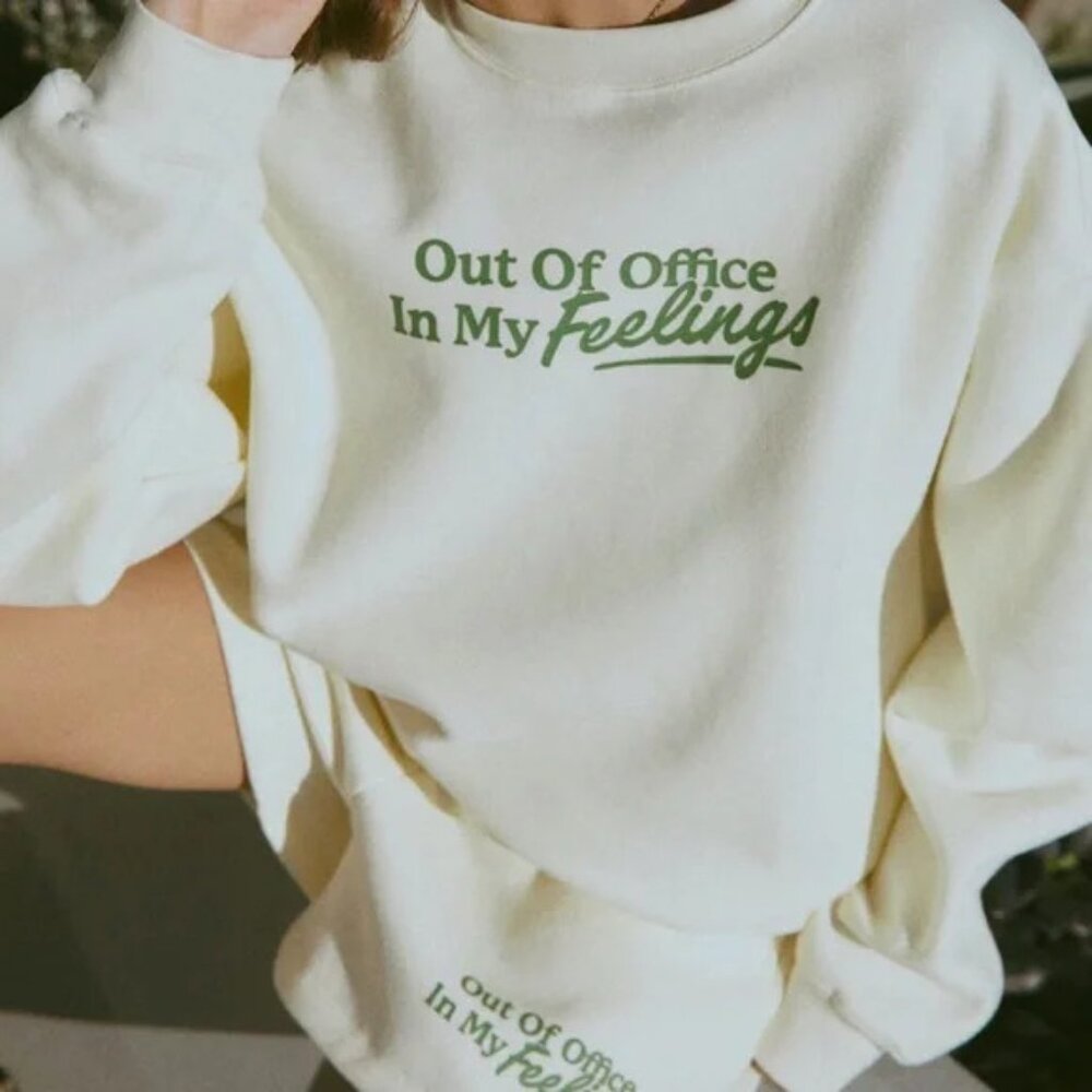 NWOT MAYFAIR NEW OUT OF OFFICE CREW S/M